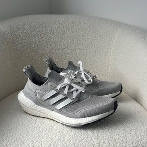 New Adidas Women’s Ultra Boost 5.0